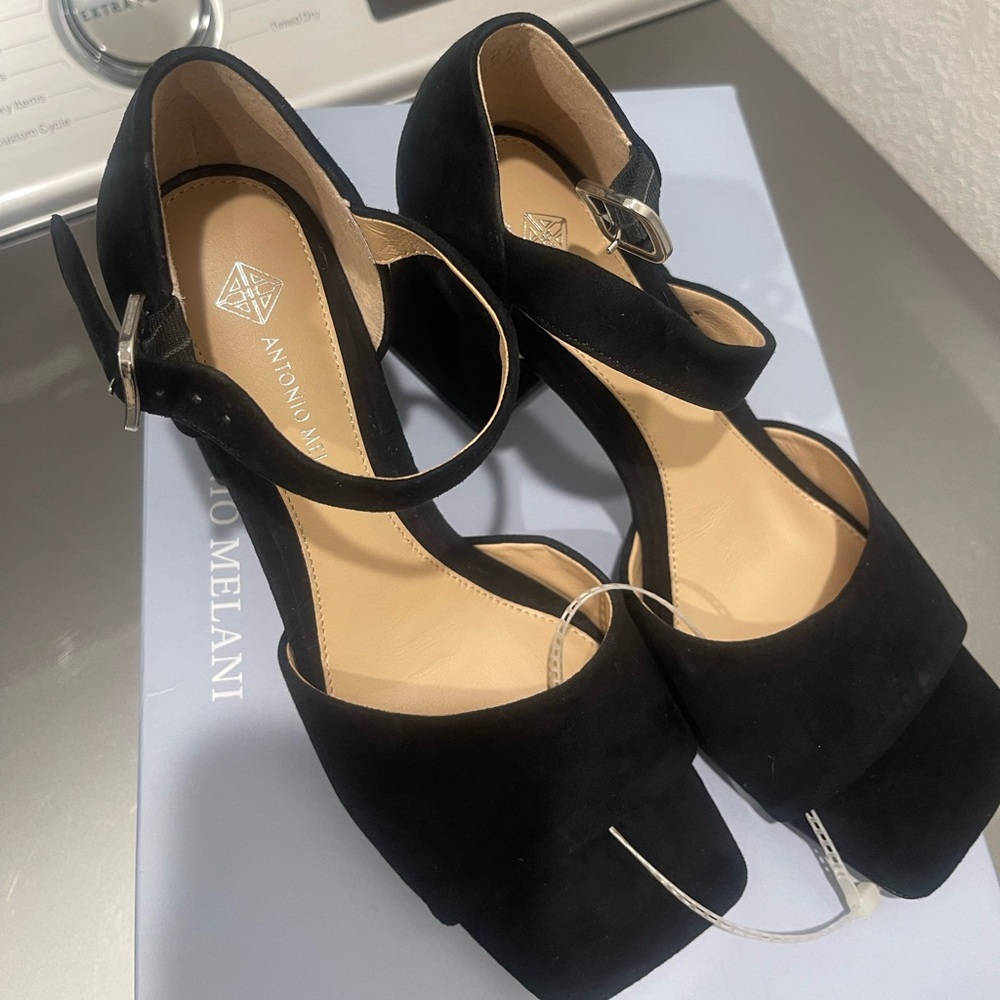 New Antonio Melanie Suede block heel Audreyy Women's
Women’s size 8